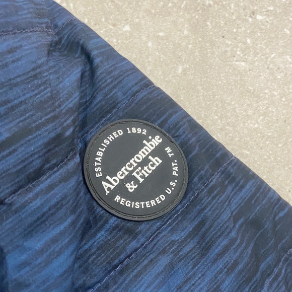 Abercrombie Boys winter puffer fleece lined jacket Hooded size 7/8 - Picture 2 of 4